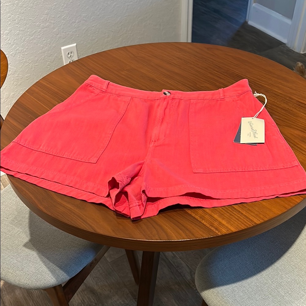 Universal Thread Tangerine shorts